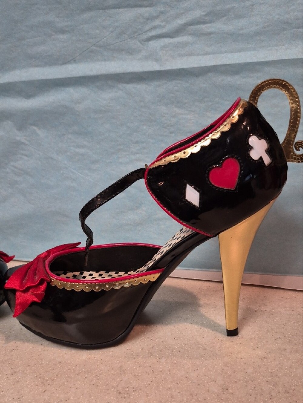 Leg Avenue Black Patent Platform Heels with Red Bow and Gold Heel - Picture 5 of 10